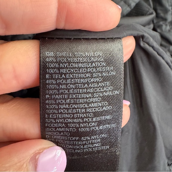 The North Face puffer vest black pockets - Picture 8 of 10